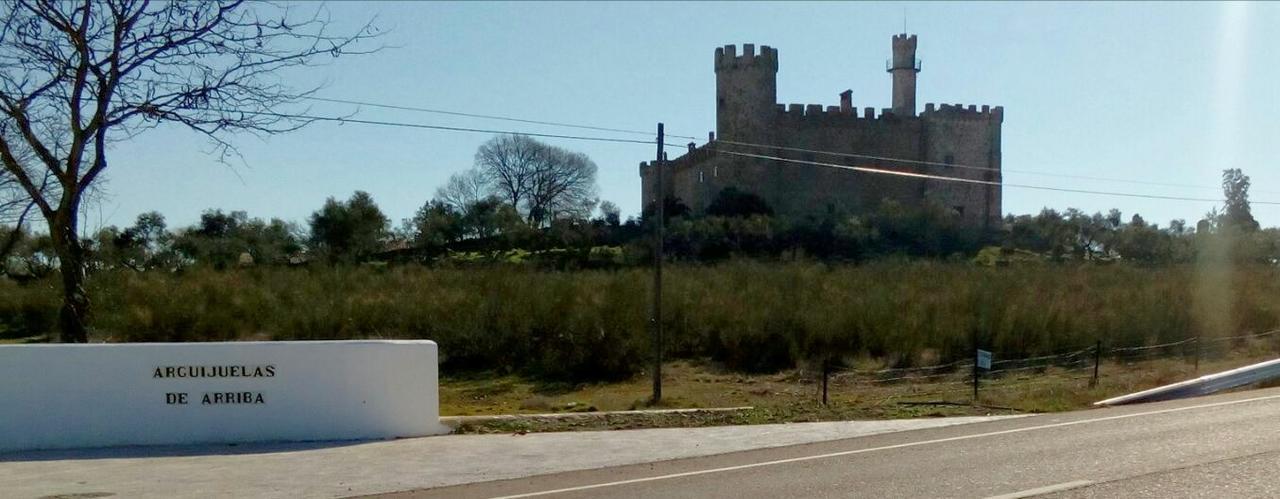 Casa Rural Castillo De Касерес Екстер'єр фото